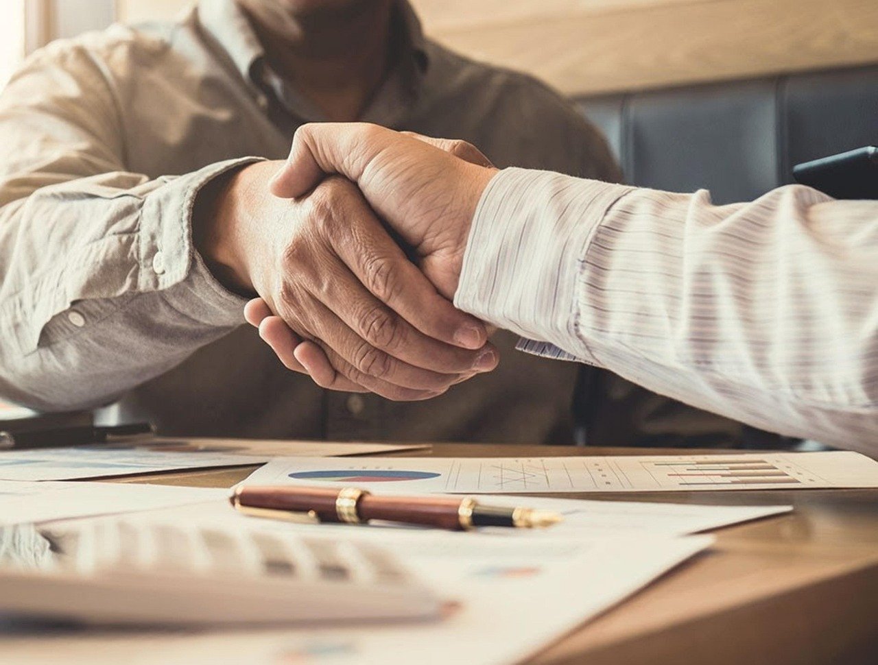 LessInvest.com vs Traditional Brokers: Which Is Better for You?